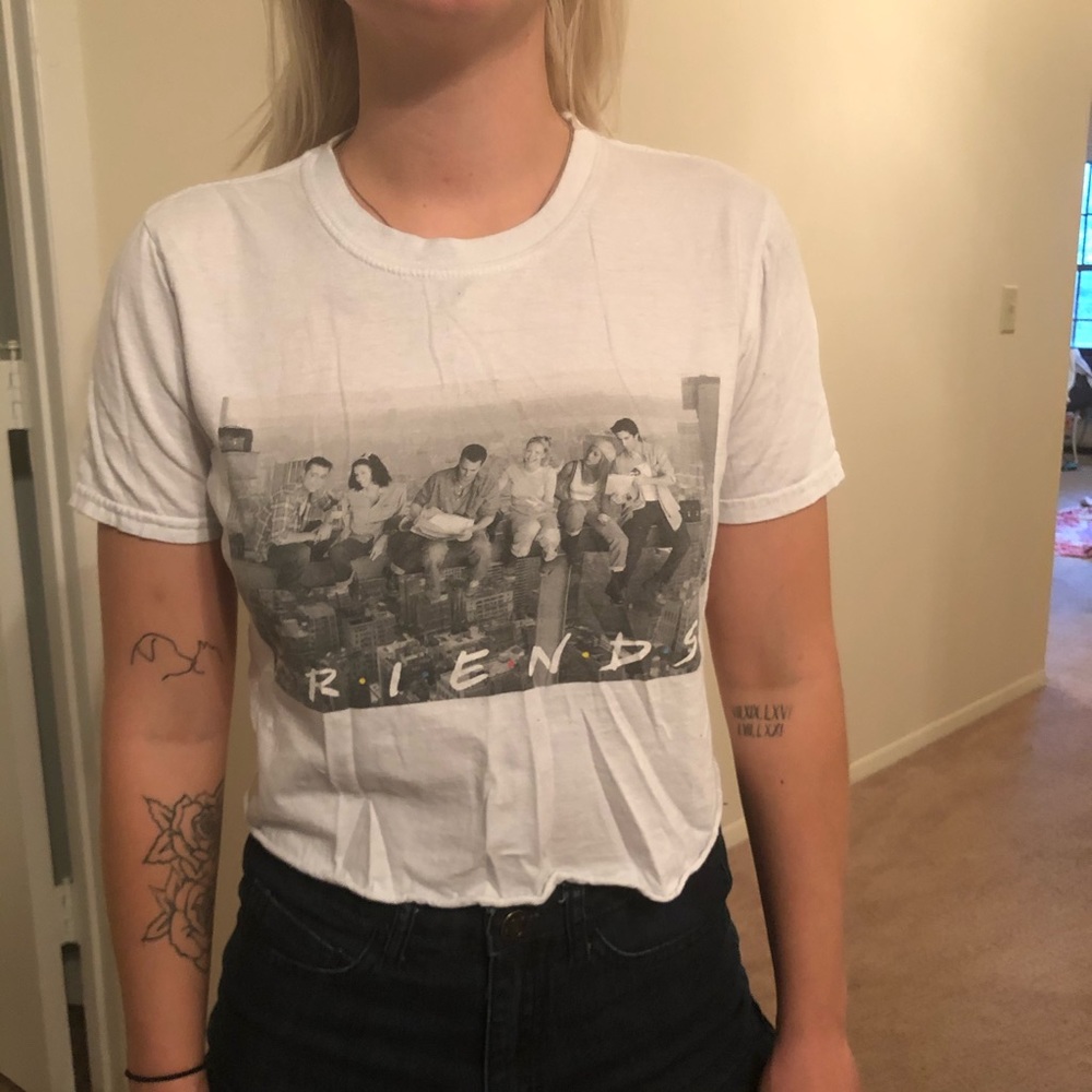 Friends crop top